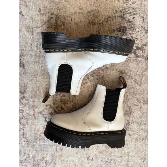 Dr. Martens 2976 SMOOTH LEATHER PLATFORM CHELSEA BOOTS US Ladies 5 Mens 4 - Picture 2 of 15